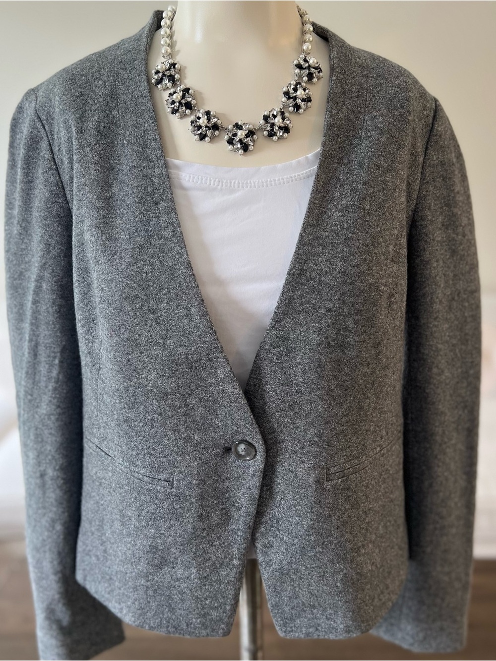 LOFT Ann Taylor Heather Gray Blazer Jacket Size 8 Petite EUC Classic Workwear